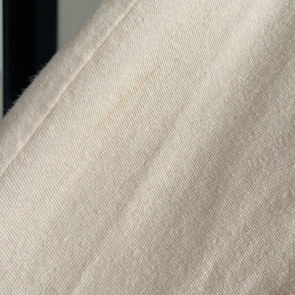 Uniqlo Linen Blend Tee in Ivory - Picture 4 of 4